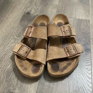 Birkenstocks in Oiled Tobacco Brown, Women’s Size 8-8.5, Men’s Size 6-6.5